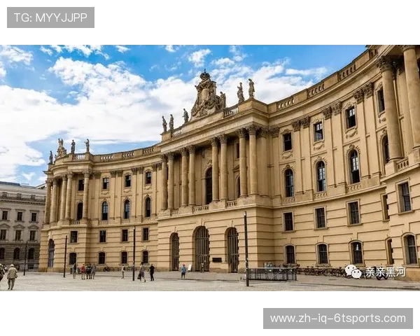 金属之舞：城市广场的足球韵律